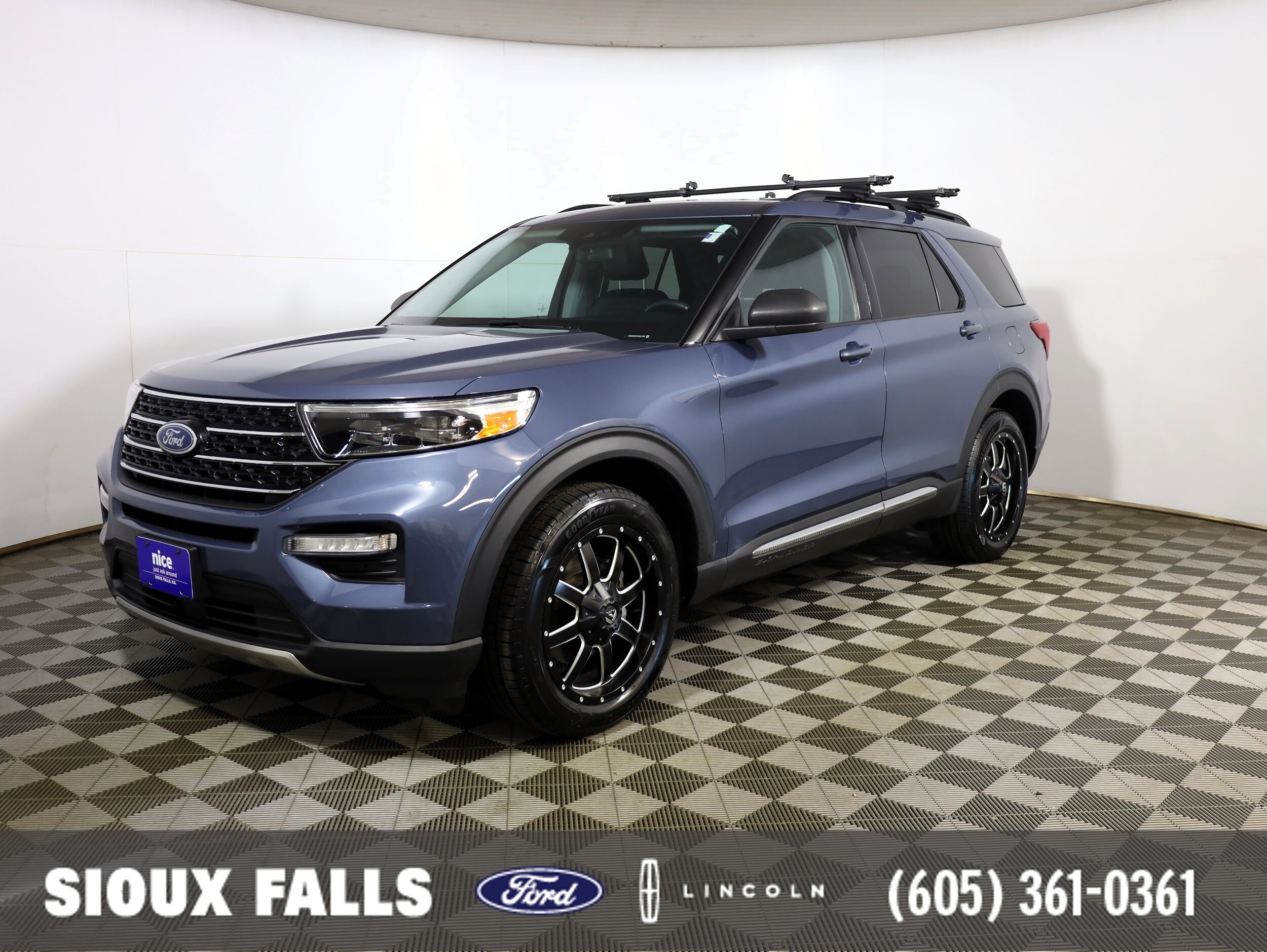 2021 Ford Explorer XLT 4WD's photo