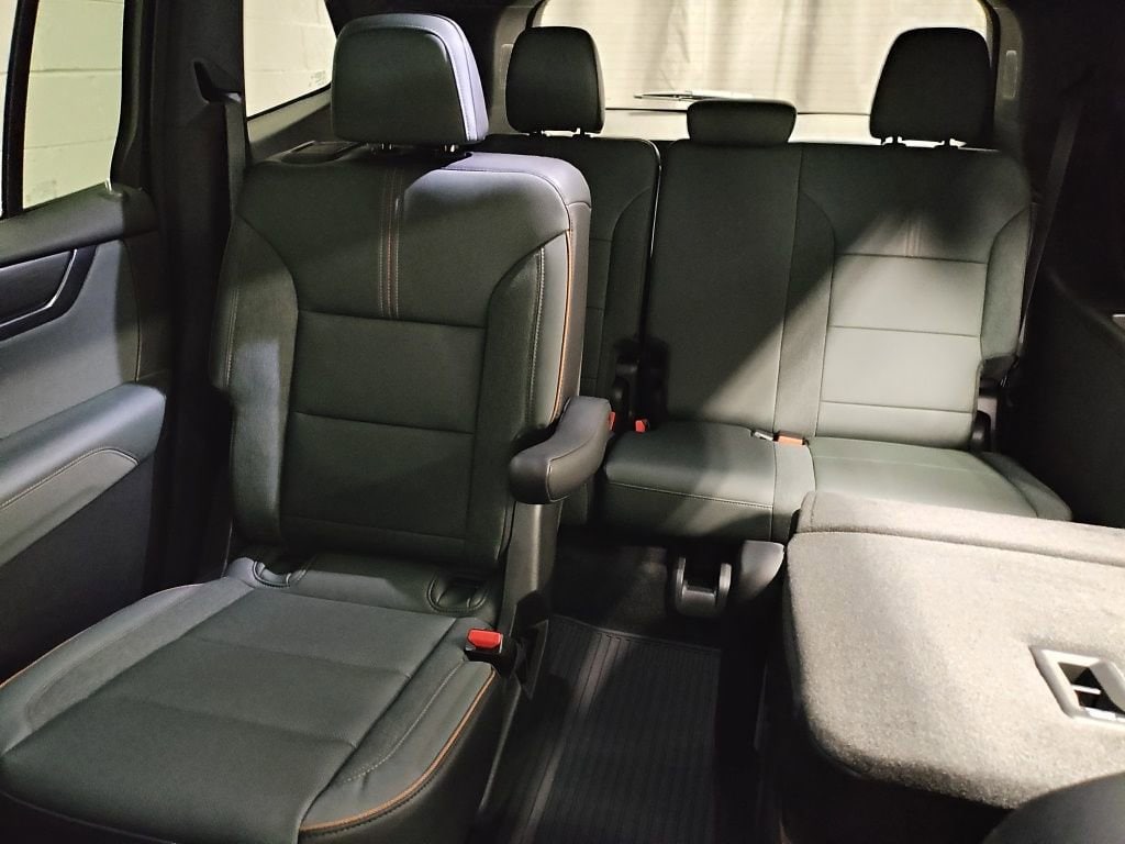 2026 GMC Acadia AT4 - Photo 29
