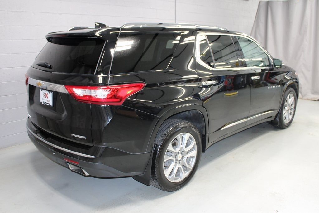 Used 2021 Chevrolet Traverse Premier with VIN 1GNEVKKW6MJ244392 for sale in Springfield, IL