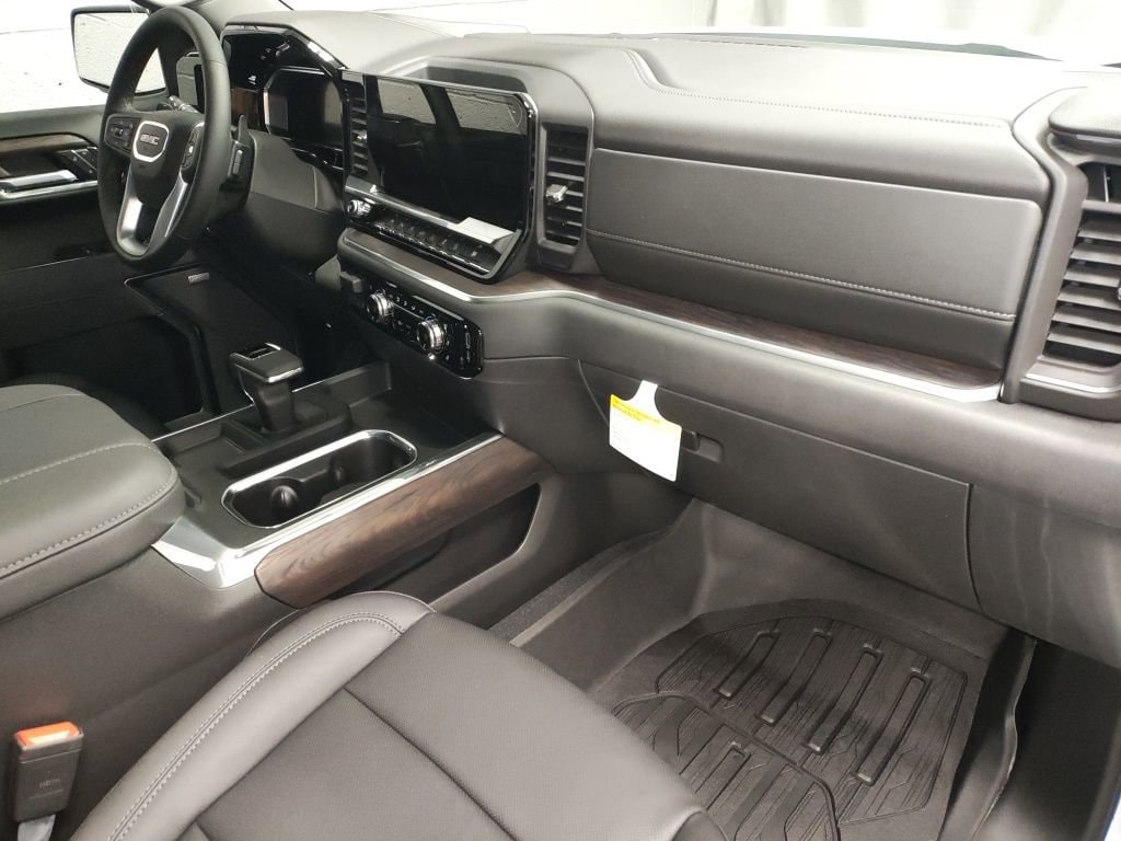2026 GMC Sierra 1500 SLT - Photo 8