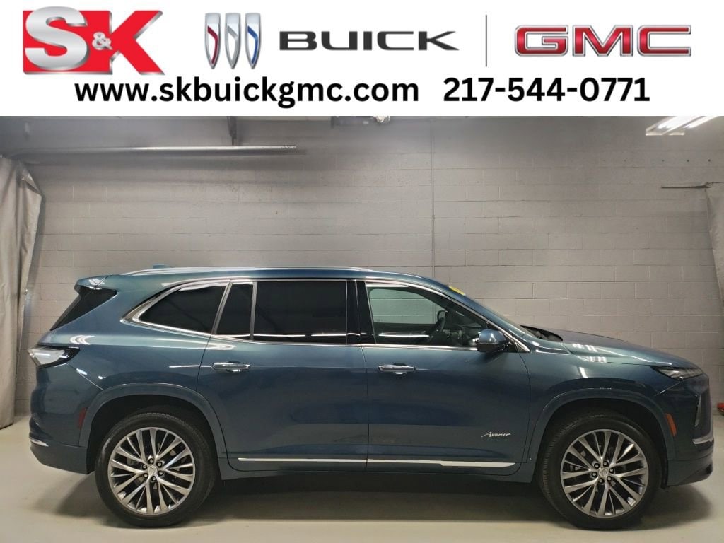 2025 Buick Enclave Avenir AWD's photo