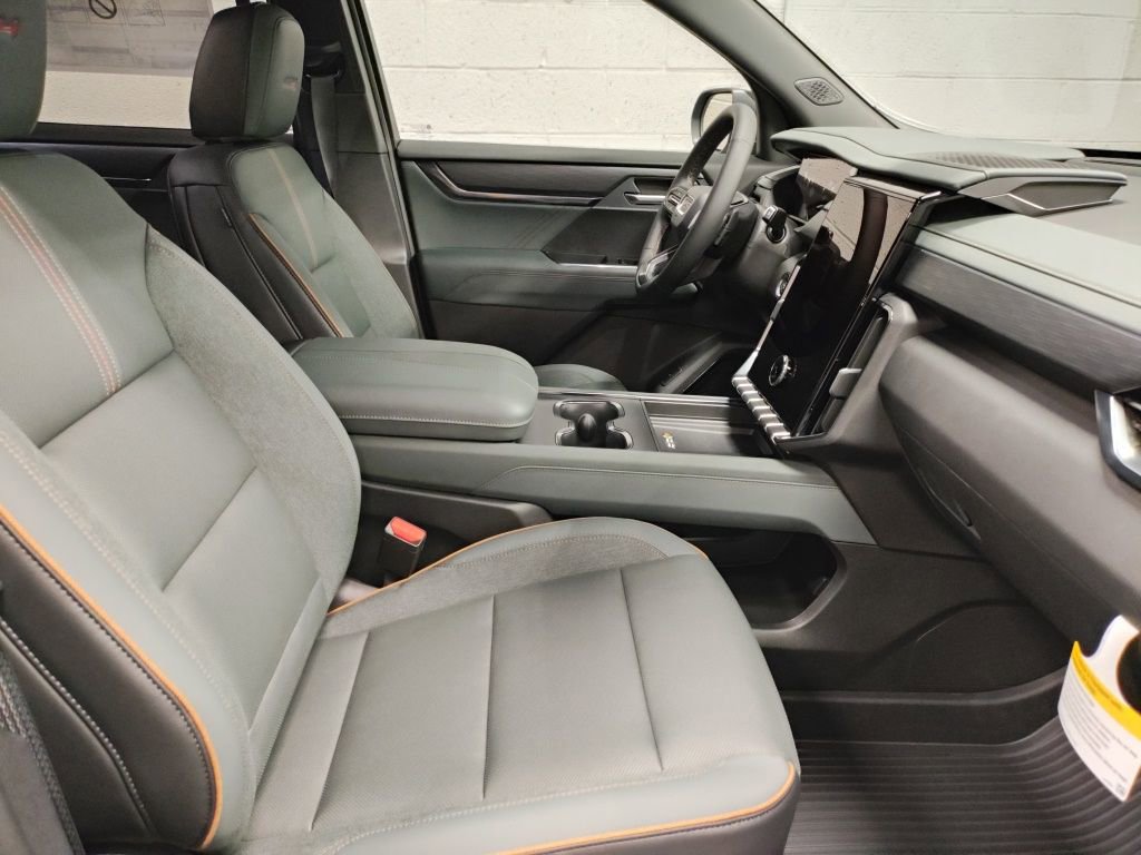 2026 GMC Acadia AT4 - Photo 7