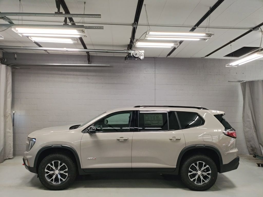 2026 GMC Acadia AT4 - Photo 18