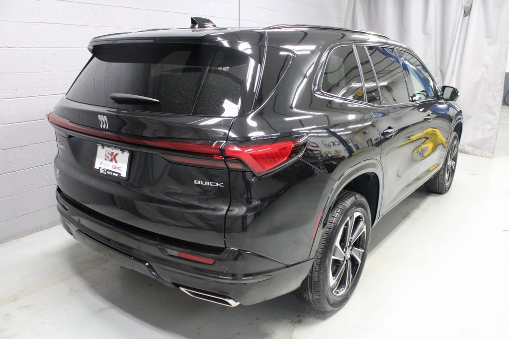 2025 Buick Enclave Sport Touring photo 2