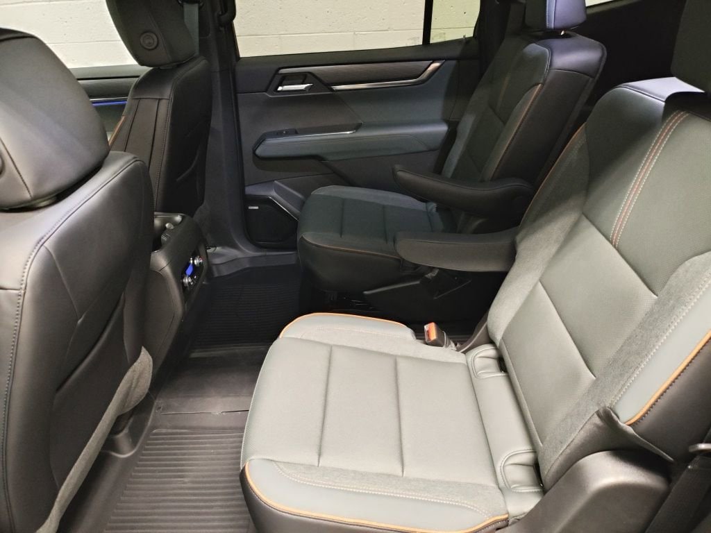 2026 GMC Acadia AT4 - Photo 28