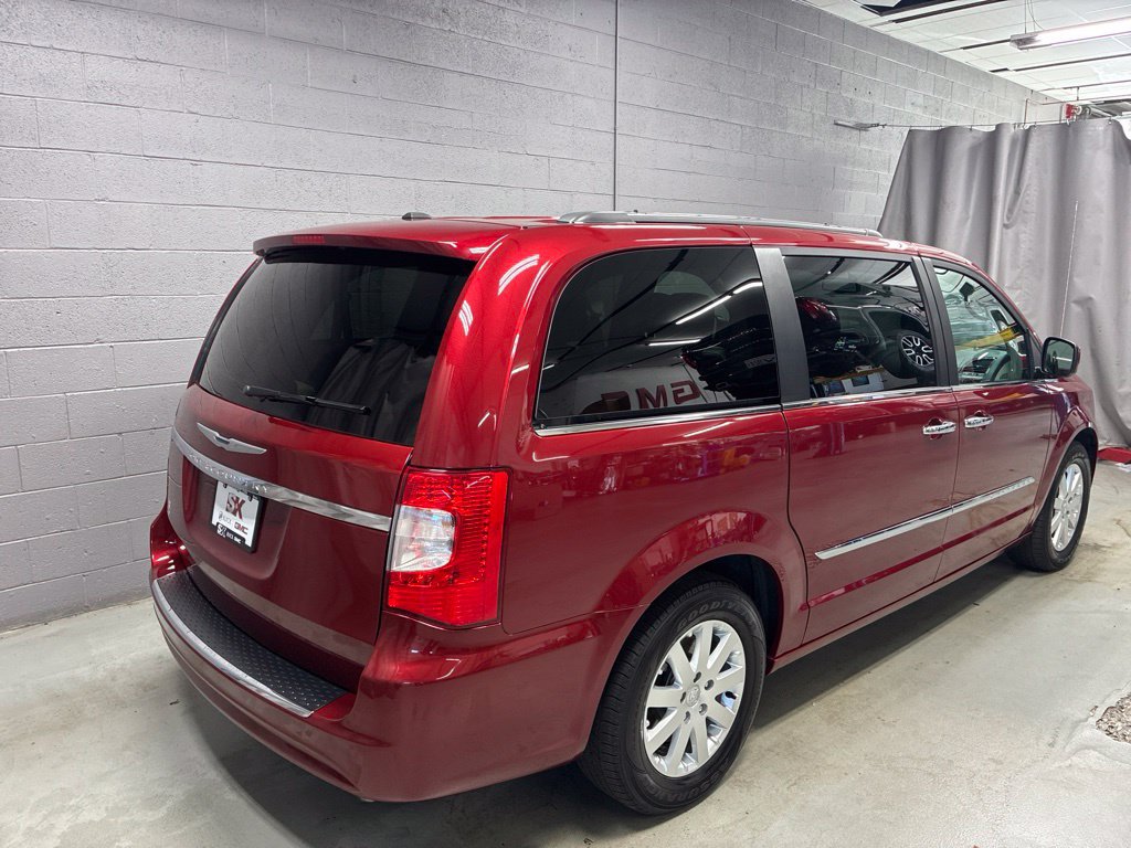Used 2016 Chrysler Town & Country Touring with VIN 2C4RC1BG1GR199641 for sale in Springfield, IL