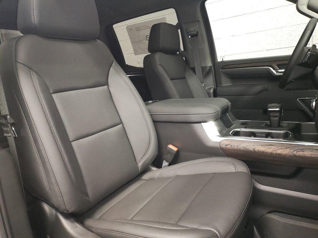 2026 GMC Sierra 1500 SLT - Photo 9