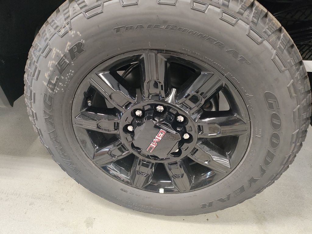 2026 GMC Sierra 2500HD AT4 - Photo 17