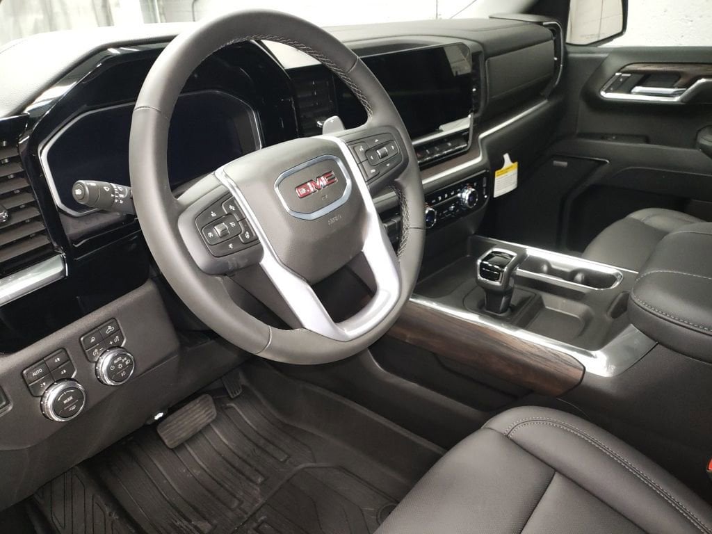 2026 GMC Sierra 1500 SLT - Photo 24