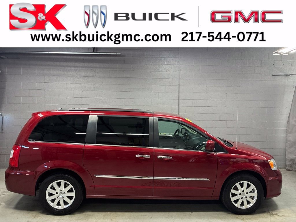 Used 2016 Chrysler Town & Country Touring with VIN 2C4RC1BG1GR199641 for sale in Springfield, IL
