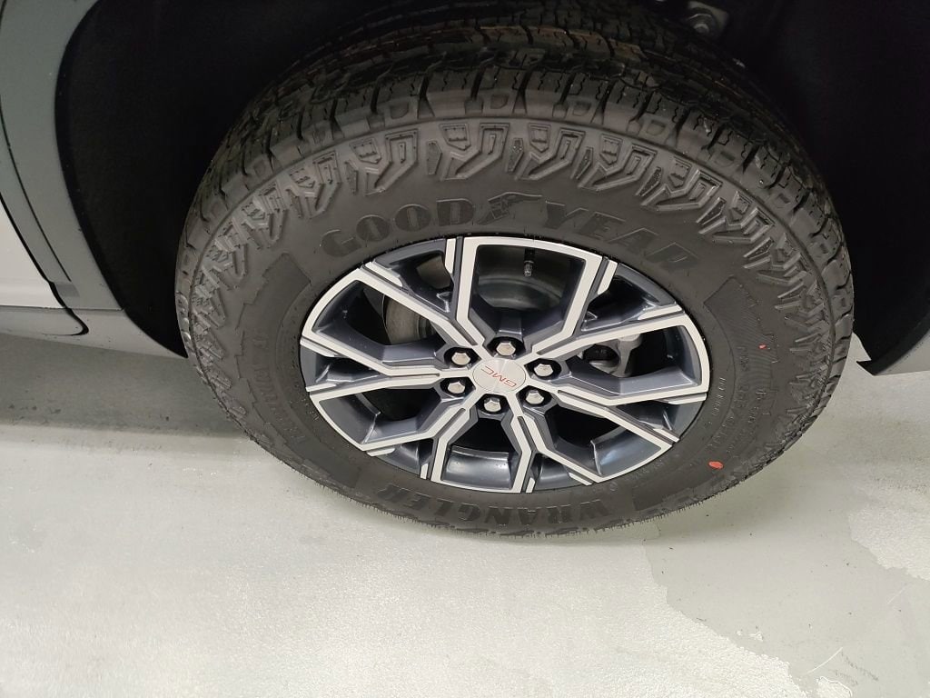 2026 GMC Acadia AT4 - Photo 21