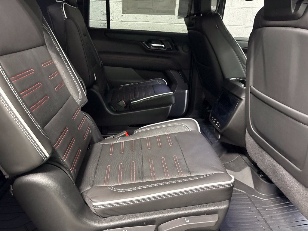 2027 GMC Yukon XL AT4 Ultimate - Photo 8