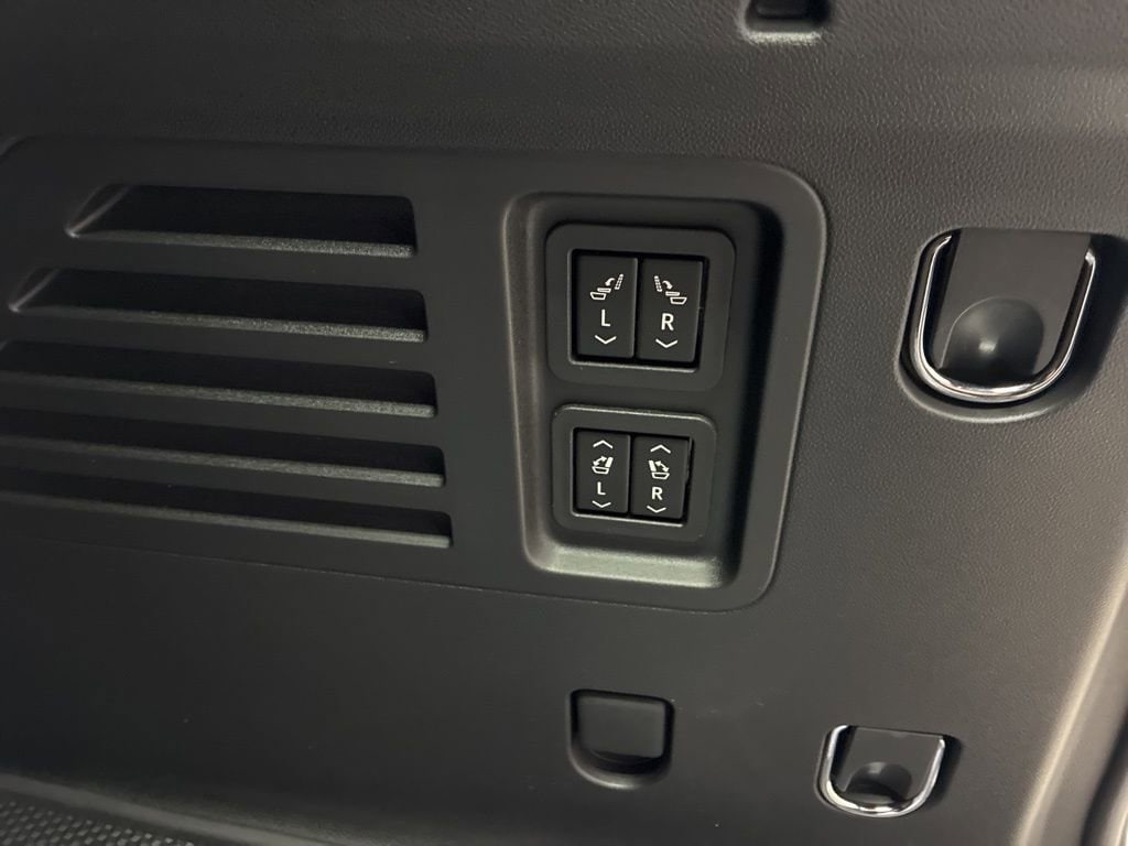 2026 Buick Enclave Sport Touring - Photo 18