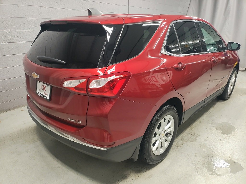 2019 Chevrolet Equinox LT photo 2