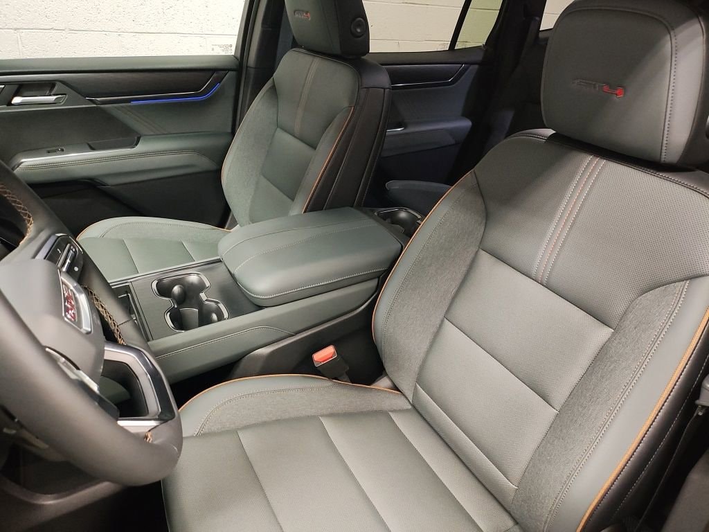 2026 GMC Acadia AT4 - Photo 27