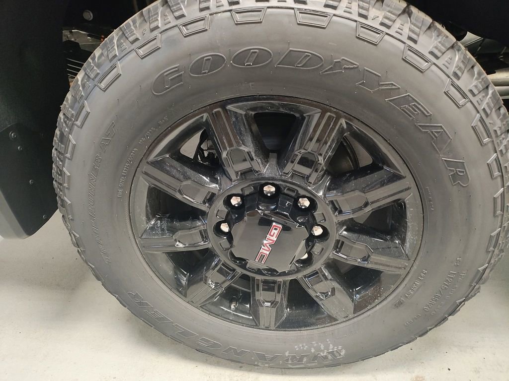2026 GMC Sierra 2500HD AT4 - Photo 3
