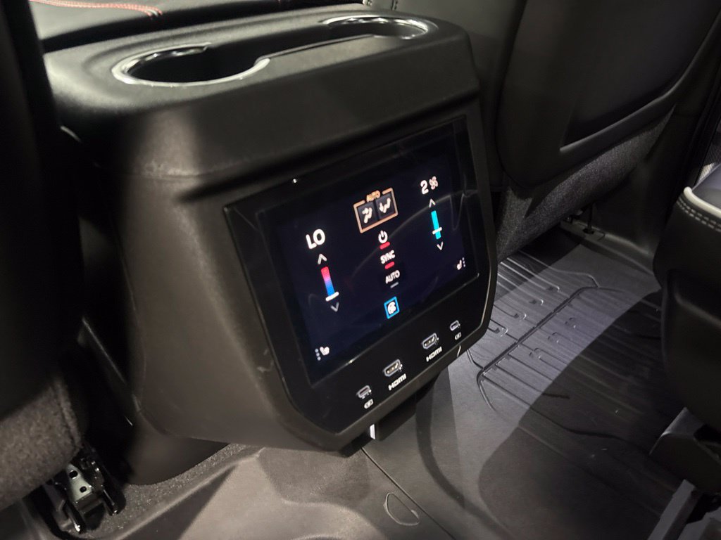 2027 GMC Yukon XL AT4 Ultimate - Photo 20