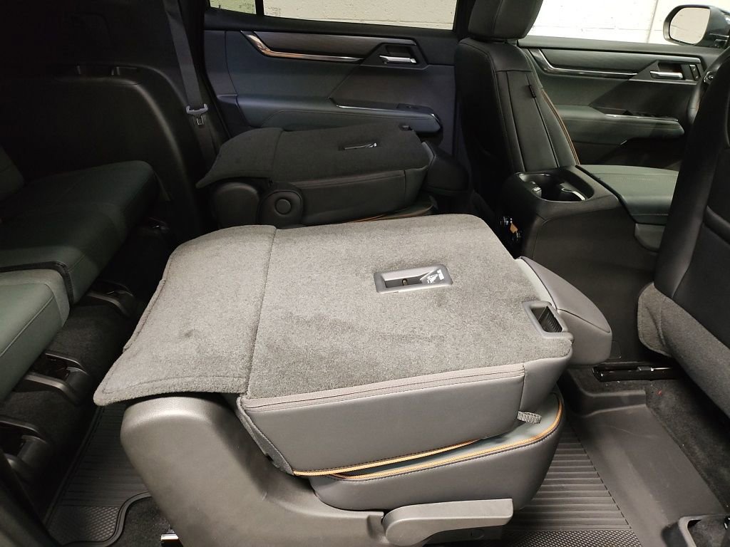 2026 GMC Acadia AT4 - Photo 13