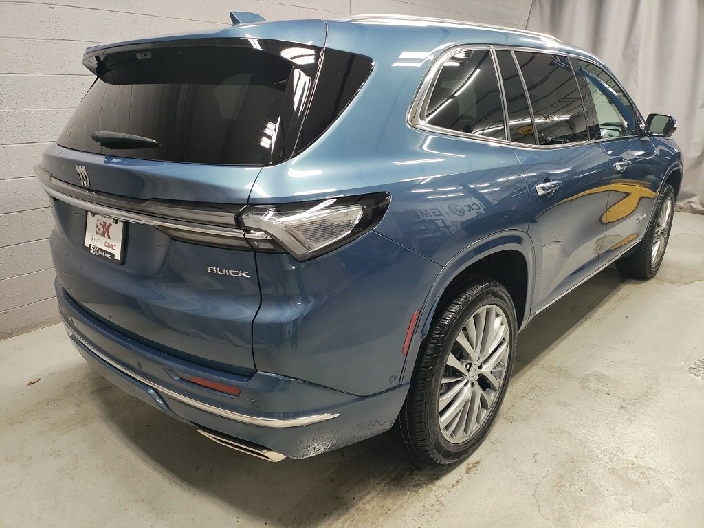2026 Buick Enclave Avenir photo 2