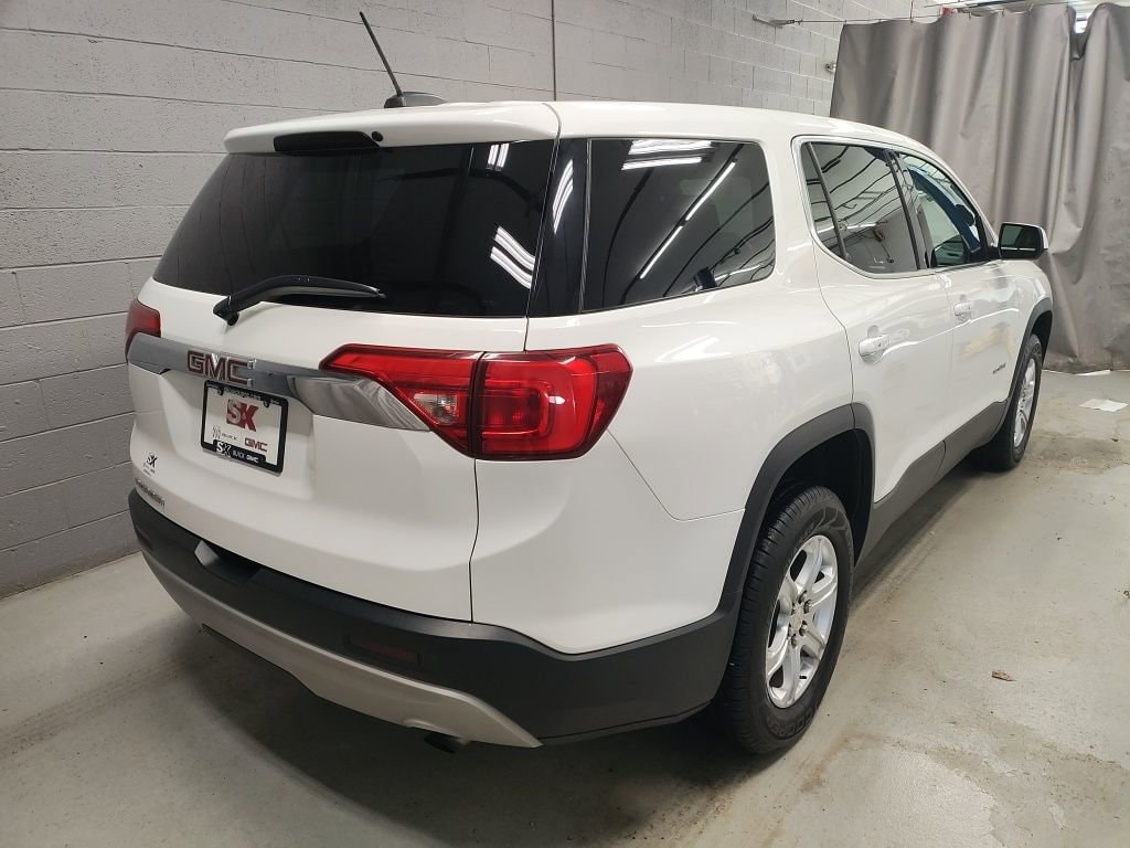 Used 2018 GMC Acadia SL with VIN 1GKKNJLA6JZ172054 for sale in Springfield, IL