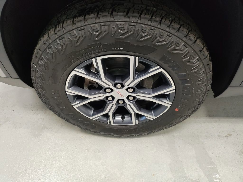 2026 GMC Acadia AT4 - Photo 20