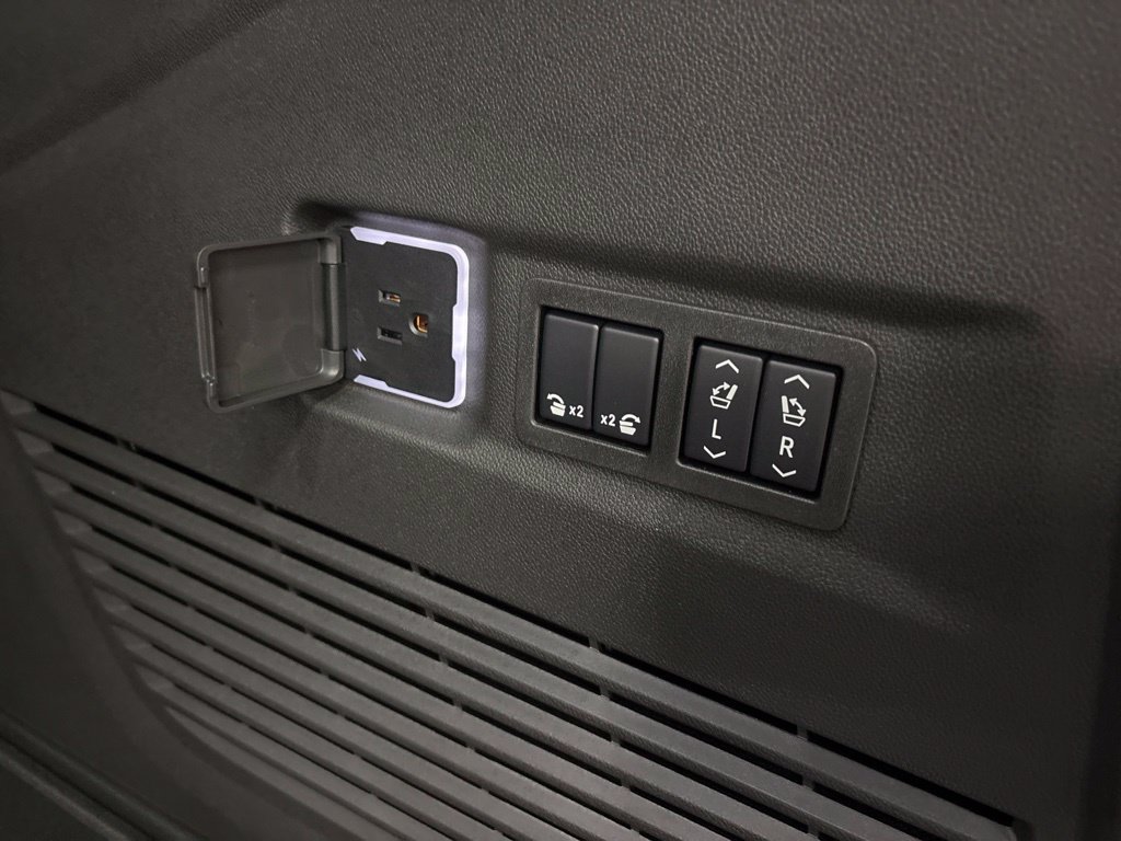 2027 GMC Yukon XL AT4 Ultimate - Photo 23