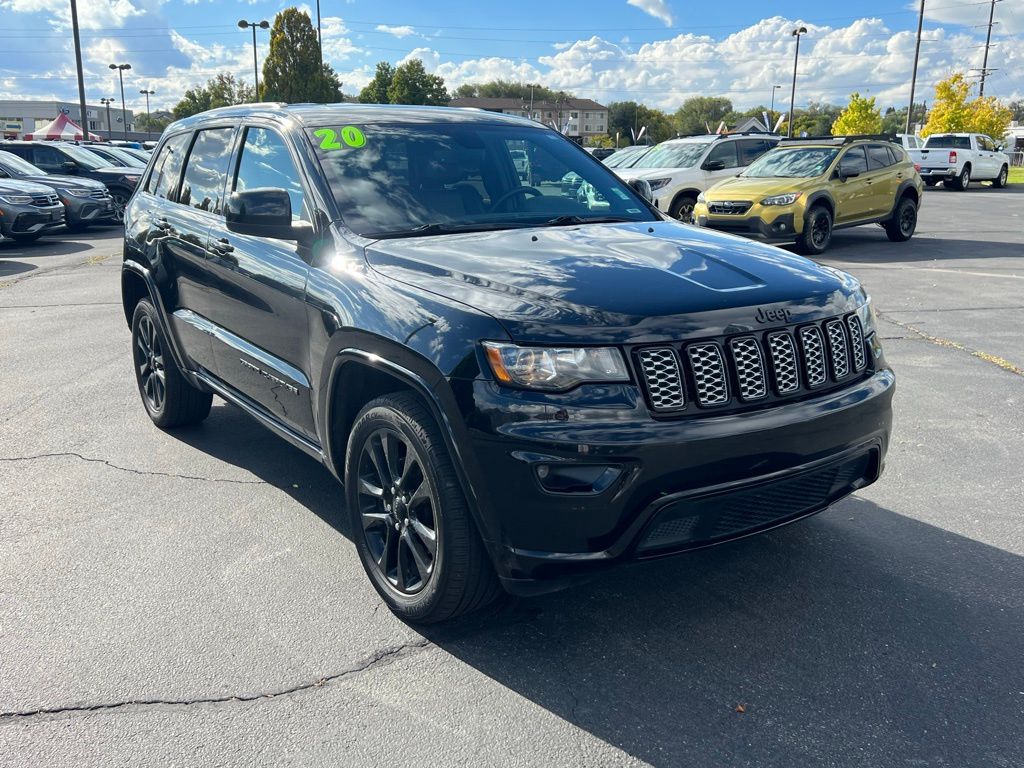 2020 Jeep Grand Cherokee Laredo photo 3