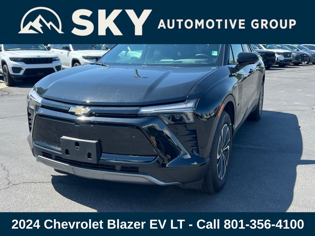 2024 Chevrolet Blazer EV photo 2