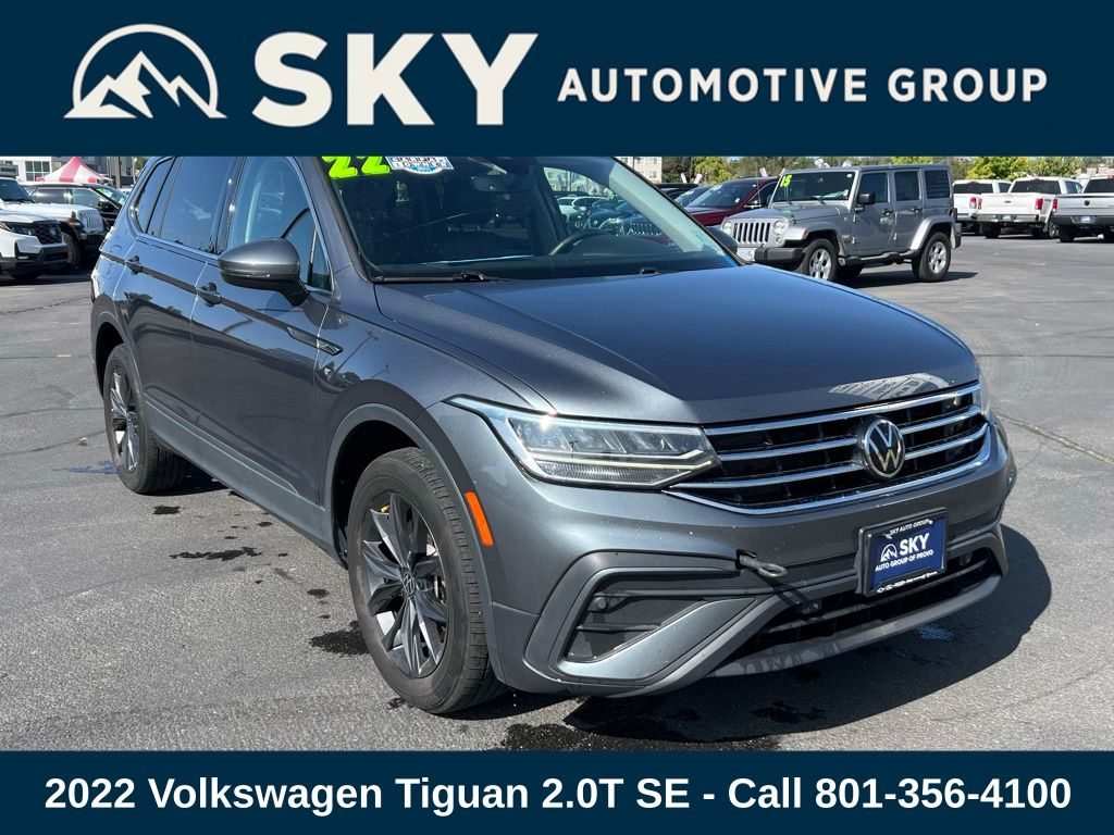 2022 Volkswagen Tiguan SE photo 2