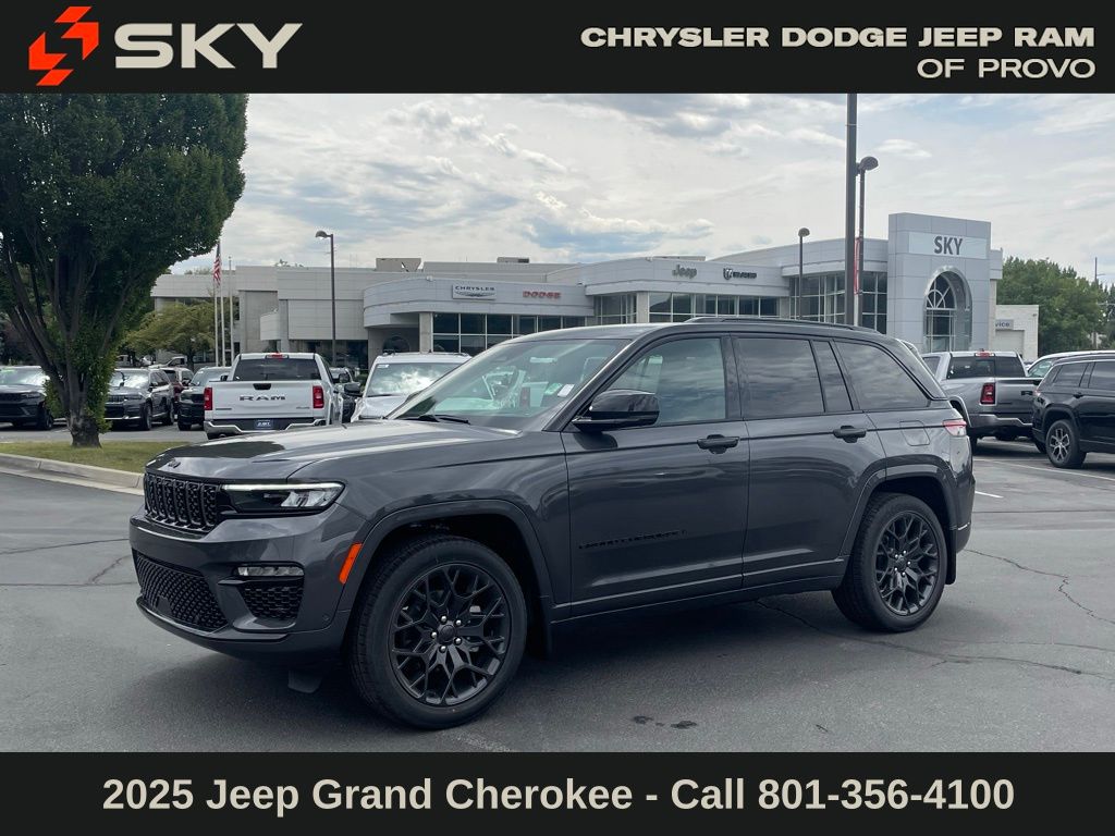 2025 Jeep Grand Cherokee Summit Reserve's photo