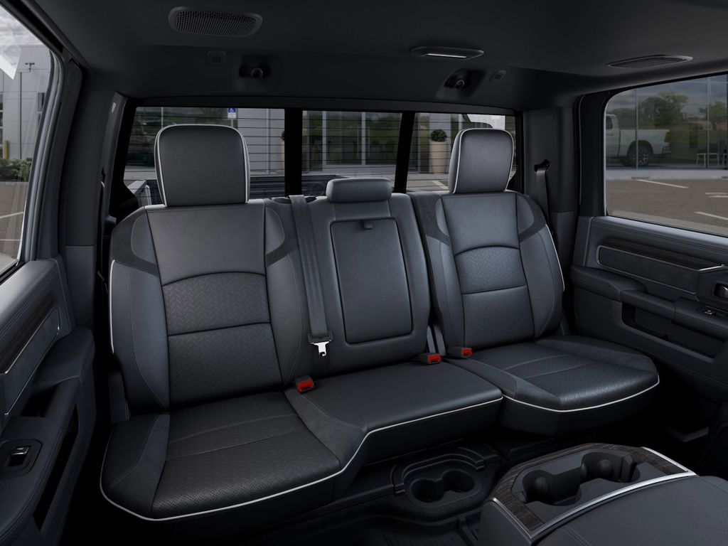 2026 RAM 3500 Laramie - Photo 15
