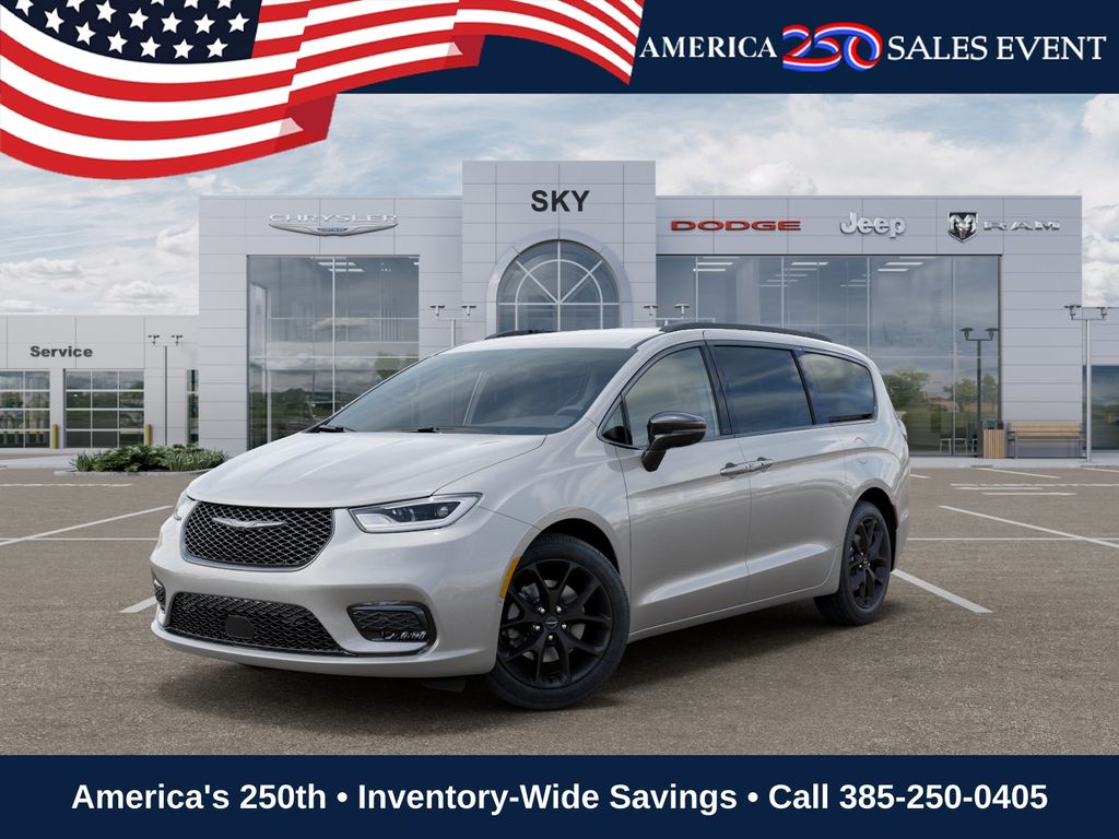 2026 Chrysler Pacifica Select AWD's photo