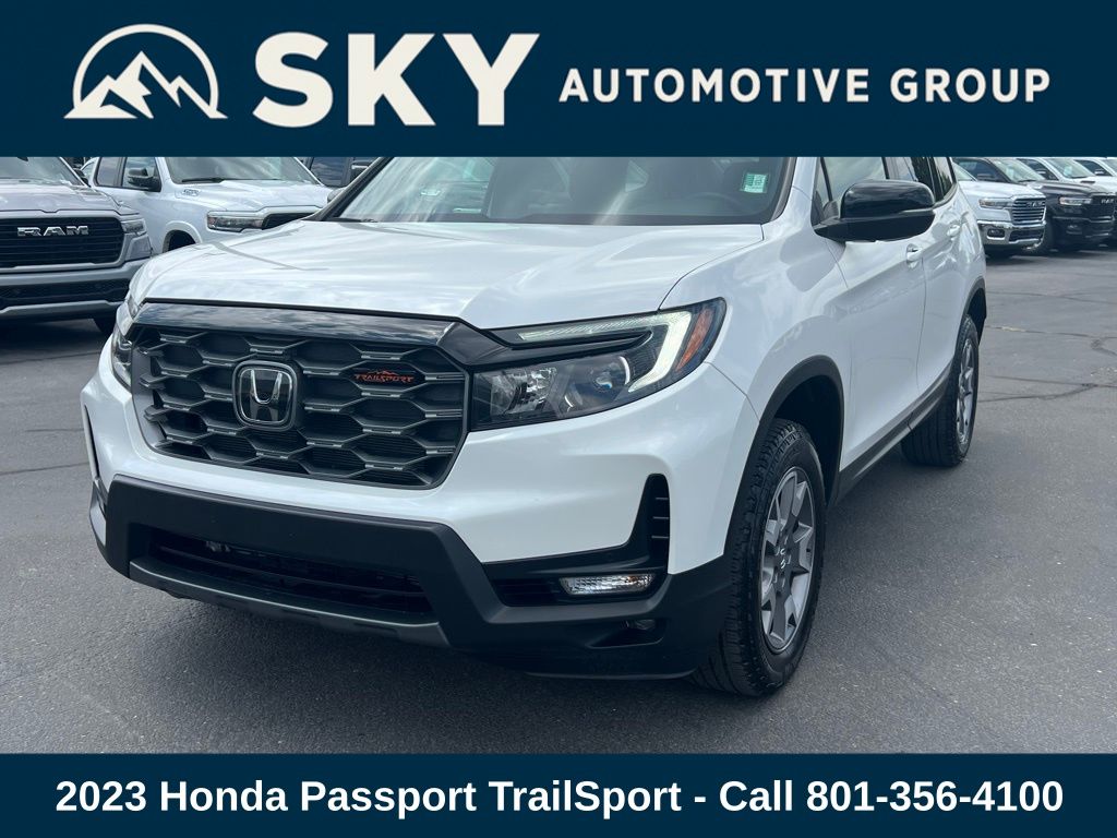 2023 Honda Passport TrailSport photo 2