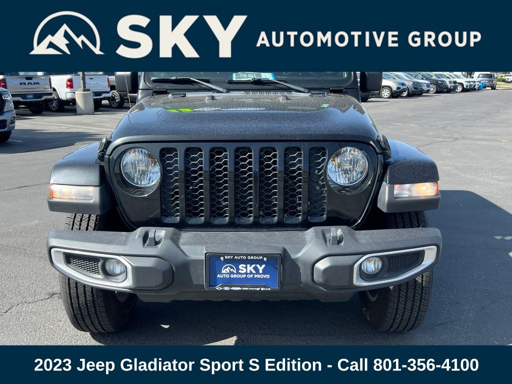 2023 Jeep Gladiator Sport photo 3