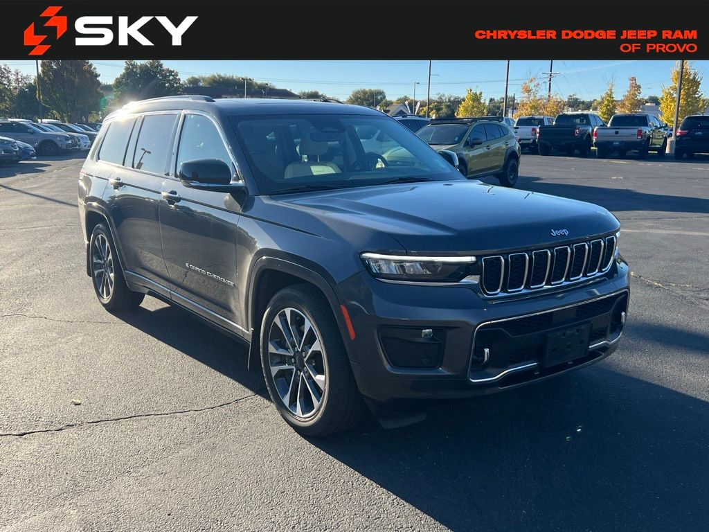 2021 Jeep Grand Cherokee Overland photo 2