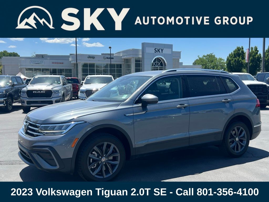 2023 Volkswagen Tiguan SE photo 2