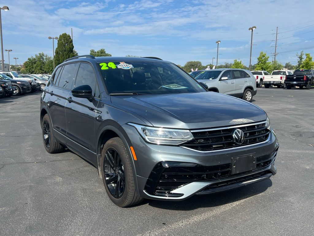 2024 Volkswagen Tiguan SE R-Line Black photo 3