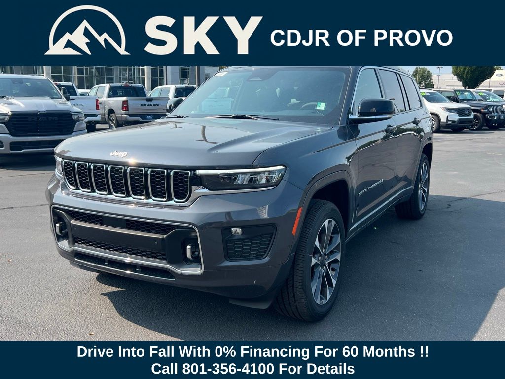 2025 Jeep Grand Cherokee Overland photo 2