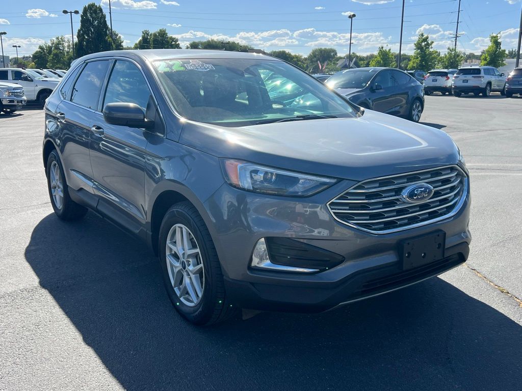 2022 Ford Edge SEL photo 4