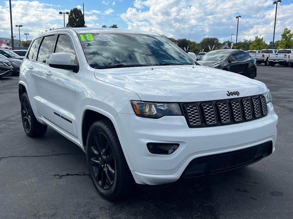 2018 Jeep Grand Cherokee Laredo photo 3