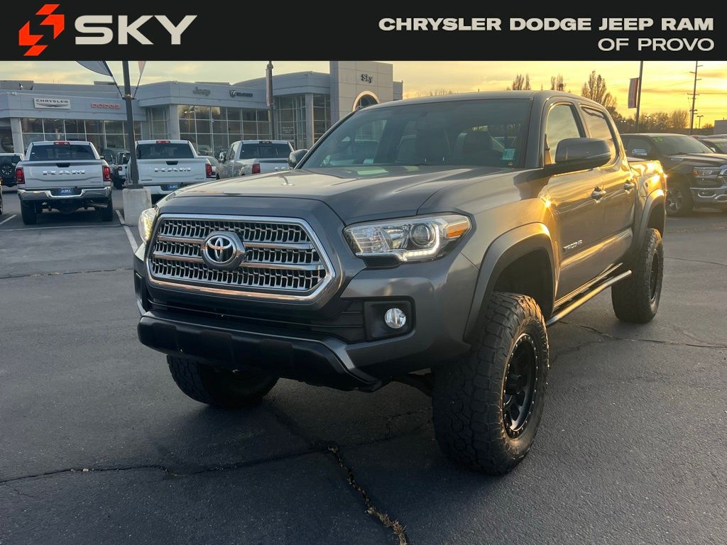 2016 Toyota Tacoma TRD Sport V6 photo 2