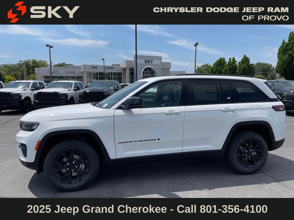 2025 Jeep Grand Cherokee Altitude's photo