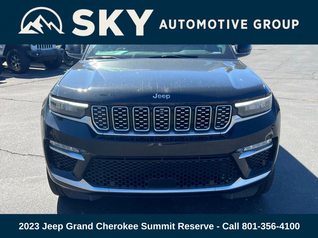 2023 Jeep Grand Cherokee Summit photo 2