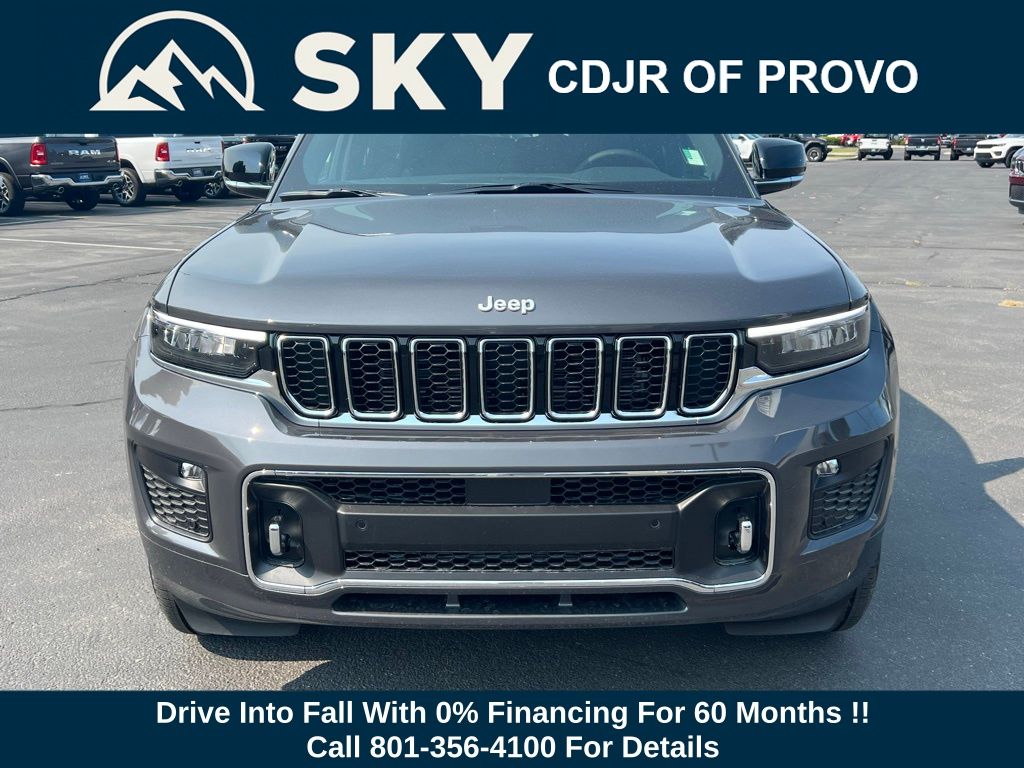 2025 Jeep Grand Cherokee Overland photo 3