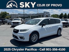 2025 Chrysler Pacifica SELECT AWD Passenger Van