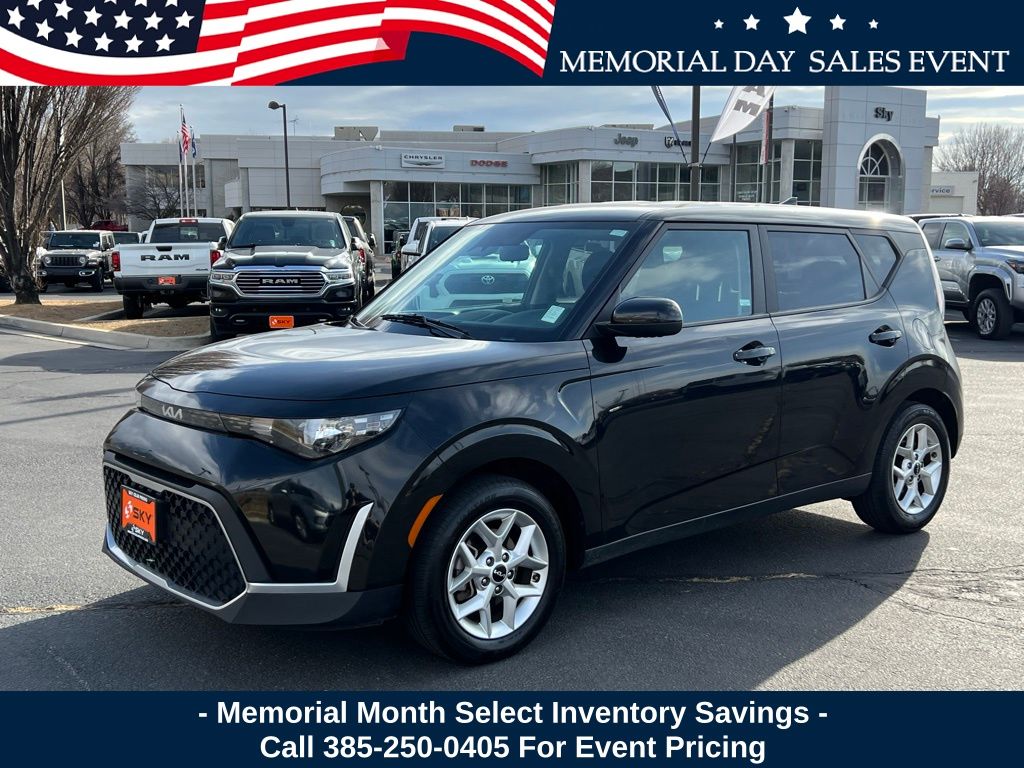 2023 Kia Soul 2.0L LX IVT's photo