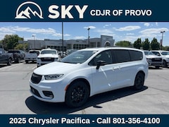 2025 Chrysler Pacifica LIMITED AWD Passenger Van