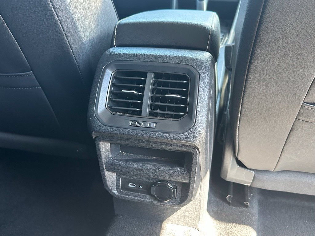 2022 Volkswagen Tiguan SE - Photo 22