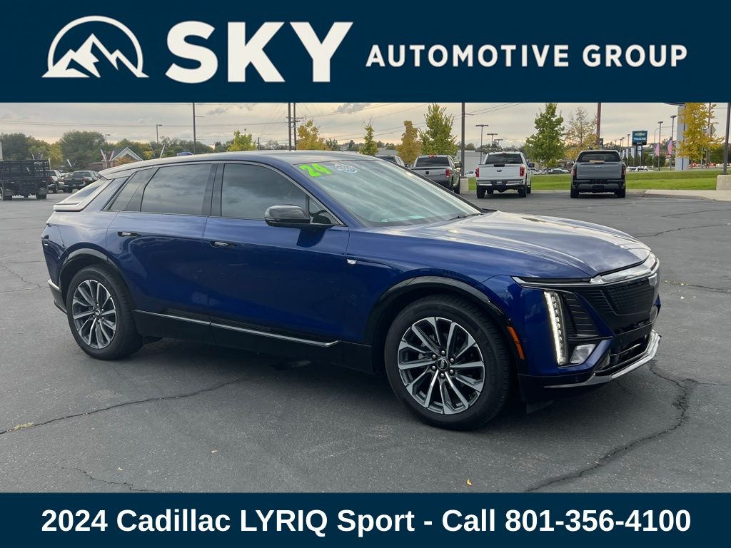 2024 Cadillac Lyriq Sport photo 2
