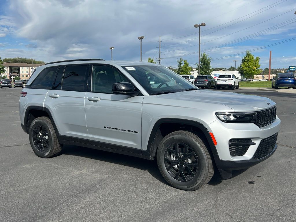 2025 Jeep Grand Cherokee Altitude X photo 3